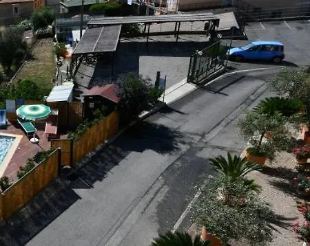 مزرعة للإقامة Gli Angeli Agriturismo Cisano sul Neva
